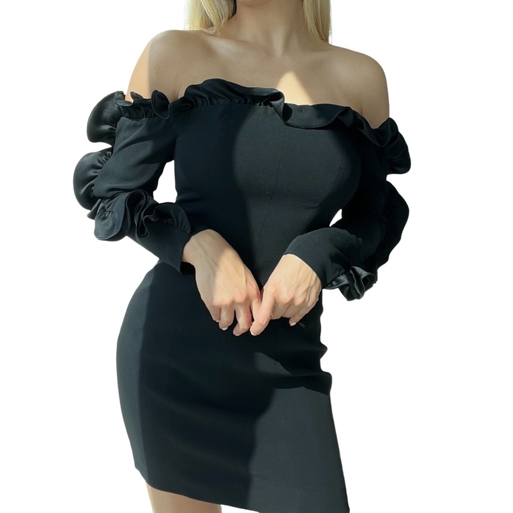 - Cinque A Sept size M, very comfortable and form fitting!